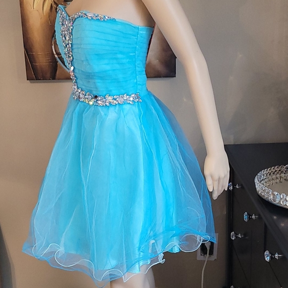 Dress - Picture 3 of 5